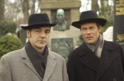 Die beiden Geheimagenten (Christian Tramitz,l. und Christian Clerici, r.) sind mit ihrem chaotischen Codewort total überfordert ...