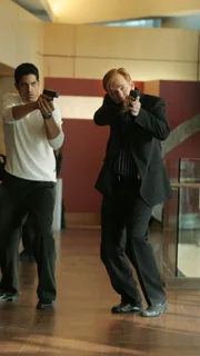 Schaffen es Eric Delko (Adam Rodriguez, l.) und Lt. Horatio Caine (David Caruso), Brenda Collett aus der Gewalt ihres Entführers zu befreien?