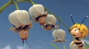 Die Bienchen fürchten sich, weil sich der Himmel verdunkelt.