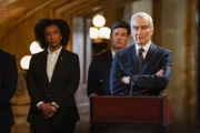 D.A. Jack McCoy (Sam Waterston, r.)