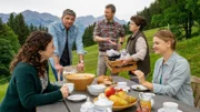 Der Bergdoktor Staffel 14 Folge 4 Grosses Essen: Ronja Forcher als Lilli Gruber, Hans Sigl als Bergdoktor Dr. Martin Gruber, Heiko Ruprecht als Hans Gruber, Monika Baumgartner als Lisbeth Gruber, Ines Lutz als Anne Meierling