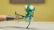 Die kleine Spinne Krabbiespinnie (l.) ist gefräßig und knabbert gern an Floyds (r.) Beinen. Damit sie Freunde sein können, versucht er, ihr das Fleischfressen abzugewöhnen. Doch Krabbiespinnie verschmäht die vegetarische Kost und attackiert weiterhin Floyds Beine.