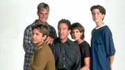 (v.li.): Jonathan Taylor Thomas (Randy), Zachery Ty Bryan (Brad), Tim Allen (Tim), Patricia Richardson (Jill), Taran Noah Smith (Mark).