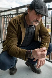 Alvin Olinsky (Elias Koteas)
