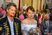L-R: Richie Moosleitner (Fritz Karl), Anna Fiedler (Marie-Luise Stockinger), Rainer Fiedler (Gerhard Liebmann).