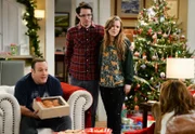 V.l.: Kevin Gable (Kevin James), Chale Witt (Ryan Cartwright), Kendra Gable (Taylor Spreitler)
+++