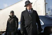 Dembe Zuma (Hisham Tawfiq, l.), Red (James Spader)