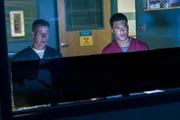 Dr. Drew Alister (Brendan Fehr l.) und Kenny Fournette (James Roch)