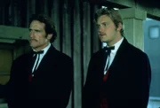 Steve Sloan (Barry Van Dyke, l.); Carl Simpson (Carey Van Dyke, r.)