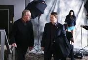 Detective Mac Taylor (Gary Sinise, re.) befragt Medienmogul Robert Dunbrook (Craig T. Nelson) zum Tod des stellvertretenden Bürgermeisters.
