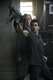 L-R: Matthias (Bill Nighy) und Douglas Quaid (Colin Farrell)