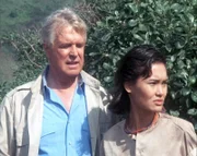 Hannibal (George Peppard) mit Tia (Tia Carrere)