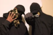 Zwei bewaffnete Bloods aus Dallas, Texas