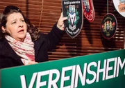 Monika (Christine Reimer) versucht verzweifelt, ihrer verzwickten Situation zu entkommen.