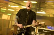 Der Punkrock der Stranglers ist auch nach 45 Karrierejahren so vital wie eh und je. Im September 2021 erschien das 18. Album der britischen Band: „Dark Matters“.