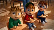 Simon (re.) wird in der Schule wegen seiner Brille gehänselt.  +++