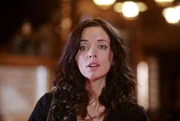 Lou (Michelle Morgan) erkennt, dass PW und ihre Internetbekanntschaft Peter ein und dieselbe Person sind.