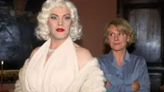 Nikola (Mariele Millowitsch) gibt Tim (Oliver Reinhard) noch eine letzte Chance. Aber nur, wenn er als "Marilyn" nicht zu dick aufträgt.
