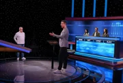 Moderator Alexander Bommes (mi.) mit den Kandidat:innen: Klaus De Nardo (li.), Simone Walter (3.v.r.), Andreas Klersy (2.v.r.) und Astrid Boos-Guckes (re.).