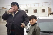 Der zwölfjährige Lochin aus Usbekistan träumt davon, wie sein Großvater Kraftakrobat in der Truppe des Familienzirkus zu werden.