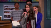 Phoebe Thunderman (Kira Kosarin, vorne)