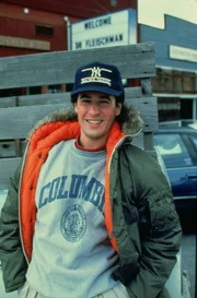 Als Joel (Rob Morrow) im Wald eine Autopanne hat, trifft er auf einen sehr seltsamen Mann ...