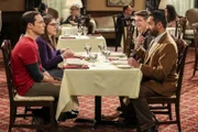 L-R: Sheldon Cooper (Jim Parsons), Amy Farrah Fowler (Mayim Bialik), Dr. Pemberton (Sean Astin), Dr. Campbell (Kal Penn).