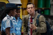 Nach der Befragung kehrt DI Parker (Ralf Little, r.) zu seinen Kollegen Sergeant Thomas (Shantol Jackson, l.) und Marlon (Tahj Miles, M.) zurück. Doch etwas kommt Parker komisch vor.