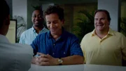 Mickey Dickson (Kevin Farley, r.), Nolan Fremont (Jaleel White, l.) und Jake Lockhard (Pauley Shore, M.) erwachen eines Morgens gemeinsam mit einer Leiche in ihrem Hotelzimmer. Das Hawaii Five-O Team versucht alles, um herauszufinden, wer der Mörder ist ...