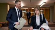 Christie (Barry Atsma) und Hannah (Nicola Walker).
