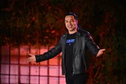 Stand-up-Comedian und Gastgeber mit Rock'n'Roll im Blut: Bülent Ceylan feiert den "ZDF Comedy Sommer".