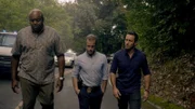 Ein neuer Fall wartet auf Steve (Alex O'Loughlin, r.), Danny (Scott Caan, M.) und Grover (Chi McBride, l.) ...