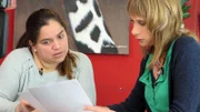 Sandra Eckardt (r.) möchte Leni, die nach ihrer Geburt von ihrer chilenischen Mutter zur Adoption freigegeben wurde, helfen, ihre leibliche Mutter zu finden.