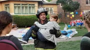 Kelly Severide (Taylor Kinney), Kevin Sullivan (Jaden Klein, r.)