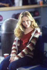 Beth (Alex McKenna)