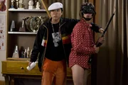 Matt (Tad Hilgenbrinck, r.) und Jimmy (Jun Hee Lee) wollen einen Schulporno drehen. Das passende Equipment haben sie sich schon besorgt, jetzt fehlen ihnen nur noch Hauptdarsteller.
