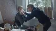 Die zwei Phoenix Foundation-Agenten MacGyver (Lucas Till, l.) und Jack Dalton (George Eads, r.) wollen mit allen Mitteln die amerikanische Botschaft in Lettland vor Terroristen beschützen, die ihren dort festgehaltenen Anführer befreien wollen.