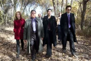 Haben es die Detectives (v.l.) Dr. Maura Isles (Sasha Alexander), Korsak (Bruce McGill), Crowe (Chris Butler), Jane Rizzoli (Angie Harmon), Frost (Lee Thompson) und Dean (Billy Burke) mit einem altbekannten Serientäter zu tun? Denn alle gefundenen Spuren deuten auf das Tatmuster eines berühmt-berüchtigten Killers hin.