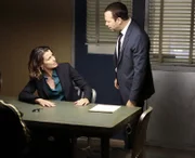 Der aktuelle Fall führt zu Streit zwischen den Geschwistern Erin (Bridget Moynahan, l.) und Danny (Donnie Wahlberg, r.) ...
