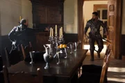 Perales (Will Keen, l.); Porthos (Howard Charles, r.)