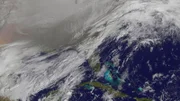 Während am einen Ort Hitzerekorde aufgestellt werden, herrscht in anderen Teilen der Erde extreme Kälte - mit niedrigeren Temperaturen als auf dem Mars. Die Ursache: Polarwirbel. Satellitenansicht des Polar Vortex im Norden der Vereinigten Staaten am 6. Januar 2014.