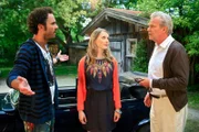 Roberto (Sami Loris) und Emily (Nadja Bobyleva) wollen von Leander (Peter Sattmann) wissen, was er gegen ihre Beziehung hat.