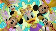 L-R: Donald, Minnie, Daisy, Goofy und Mickey