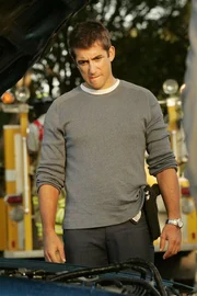 Das Kerosin in dem Unfallwagen bringt Ryan (Jonathan Togo) zu der Annahme, dass die Dunlars eine Raffinerie-Leitung angezapft haben, die direkt unter ihrem Wohngebiet verl&auml;uft.  +++