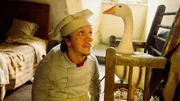 Zwerg Nase (Mick Mehnert) und die Gans Mimi werden wahre Freunde in der Not.