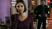 Nicole (Sandra S. Leonhard), Pfarrer Schallert (Robert Lohr)