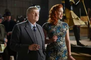 Vincent Hogg (Martin Jarvis) und Lola Brewster (Hannah Waddingham)