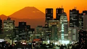 Naturgewalten wie Vulkane sind auch in Tokio immer in Sichtweite. Kaum ein anderes Land ist so häufig von Erdbeben, Vulkanausbrüchen und Tsunamis betroffen.