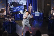 Der Selbsthilfeguru Mr. Vong (Eddie Shin) verkauft reihenweise DVDs, doch in diesen befinden sich auch Schmuggelwaren