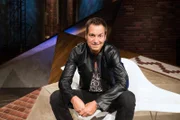 "Nuhr im Ersten - Der Satiregipfel", angriffslustiges und scharfzüngiges politisches Kabarett mit Dieter Nuhr.